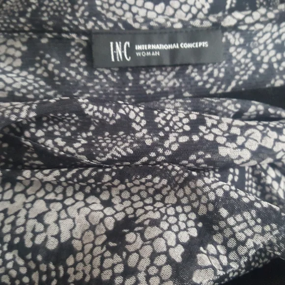 INC Sleeveless Ruffle Top 16W - Picture 3 of 4